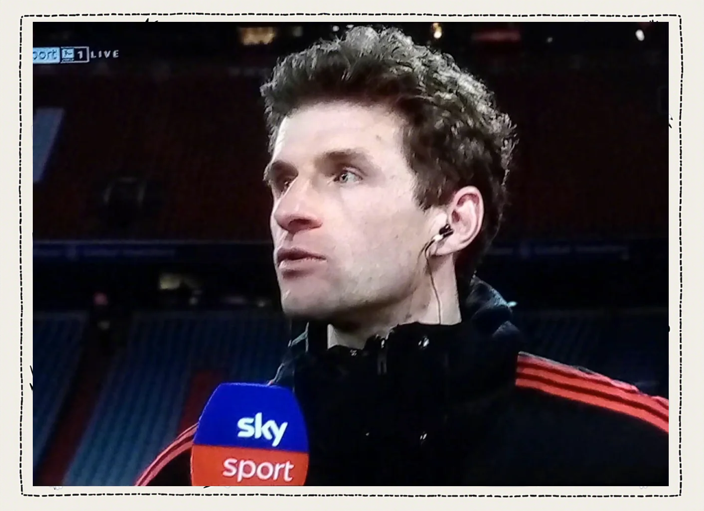 爱游戏体育平台莱万多夫斯基在皇家马德里比赛中重返赛场，重返赛场引发热议！全场沸腾不已(足球莱万多夫斯基)