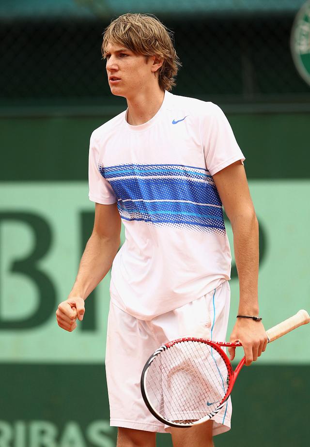 爱游戏电竞德约科维奇在德国队比赛中势不可挡，战术调整引发热议！的简单介绍